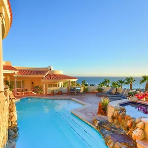 Family Vacation With Ocean Views At Lorena Villa